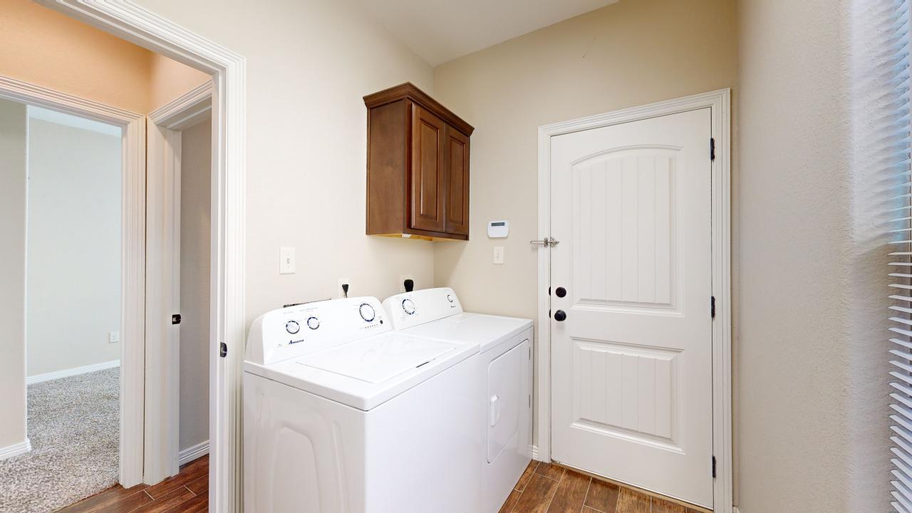 Unit B property image