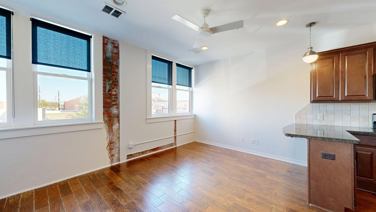 206 N Main 124 property image