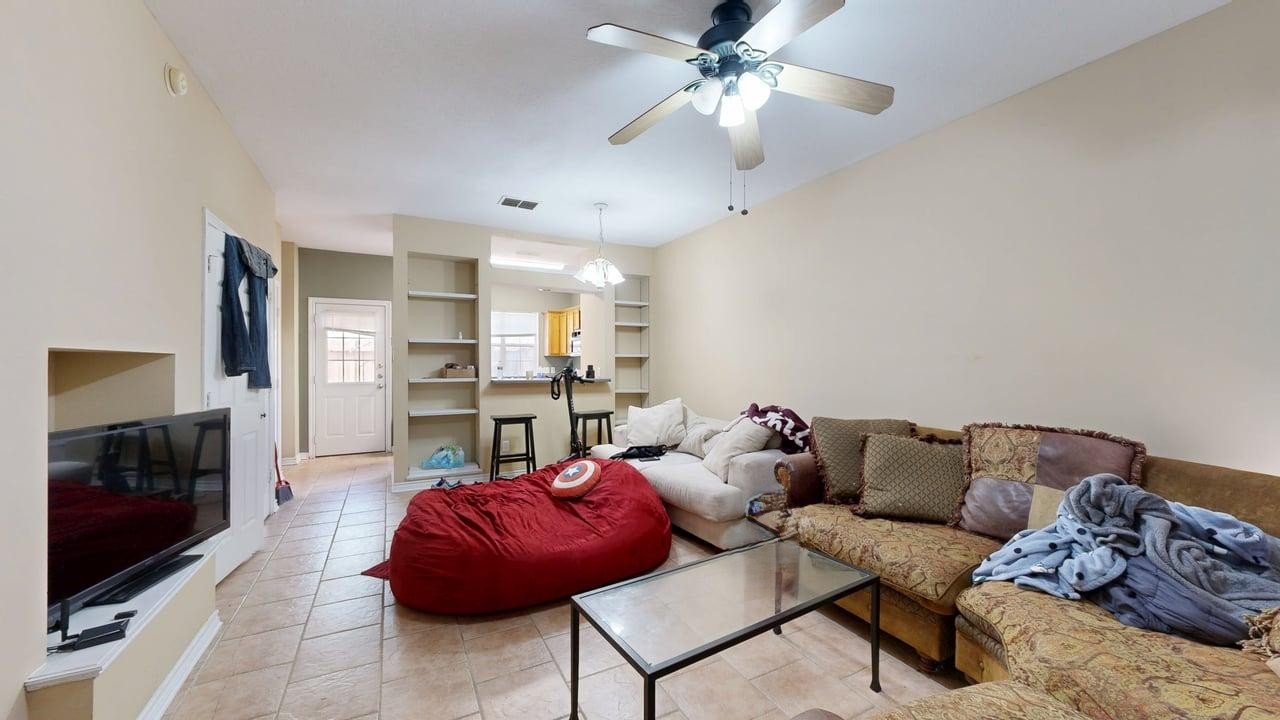 Unit B property image