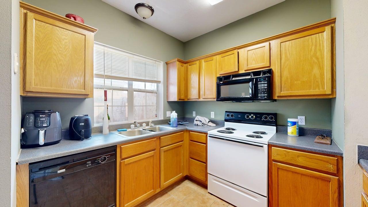 Unit B property image