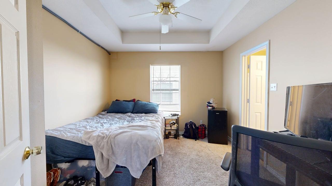 Unit B property image