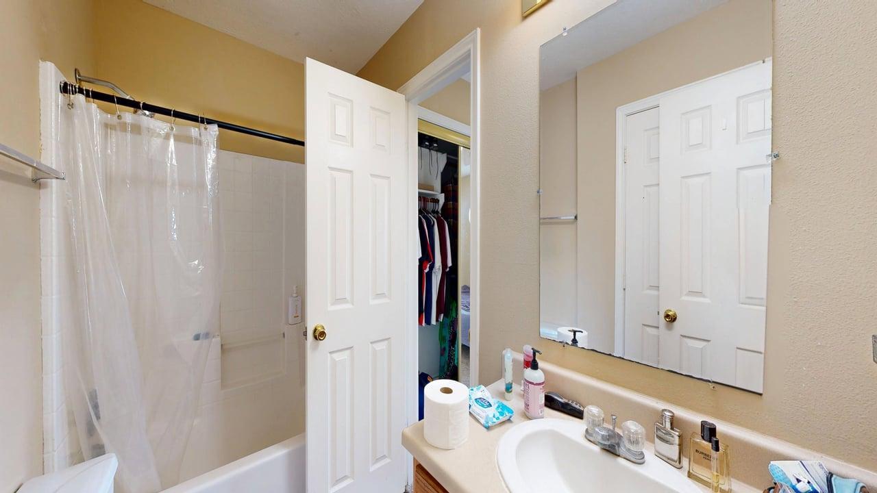 Unit B property image