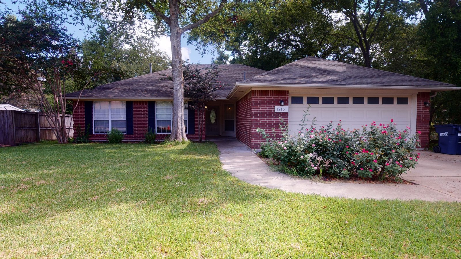 1215 Glade property image