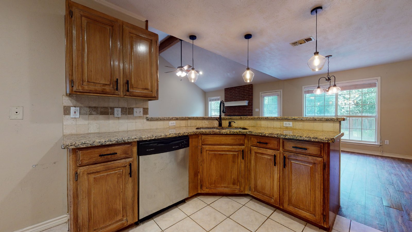 1215 Glade property image