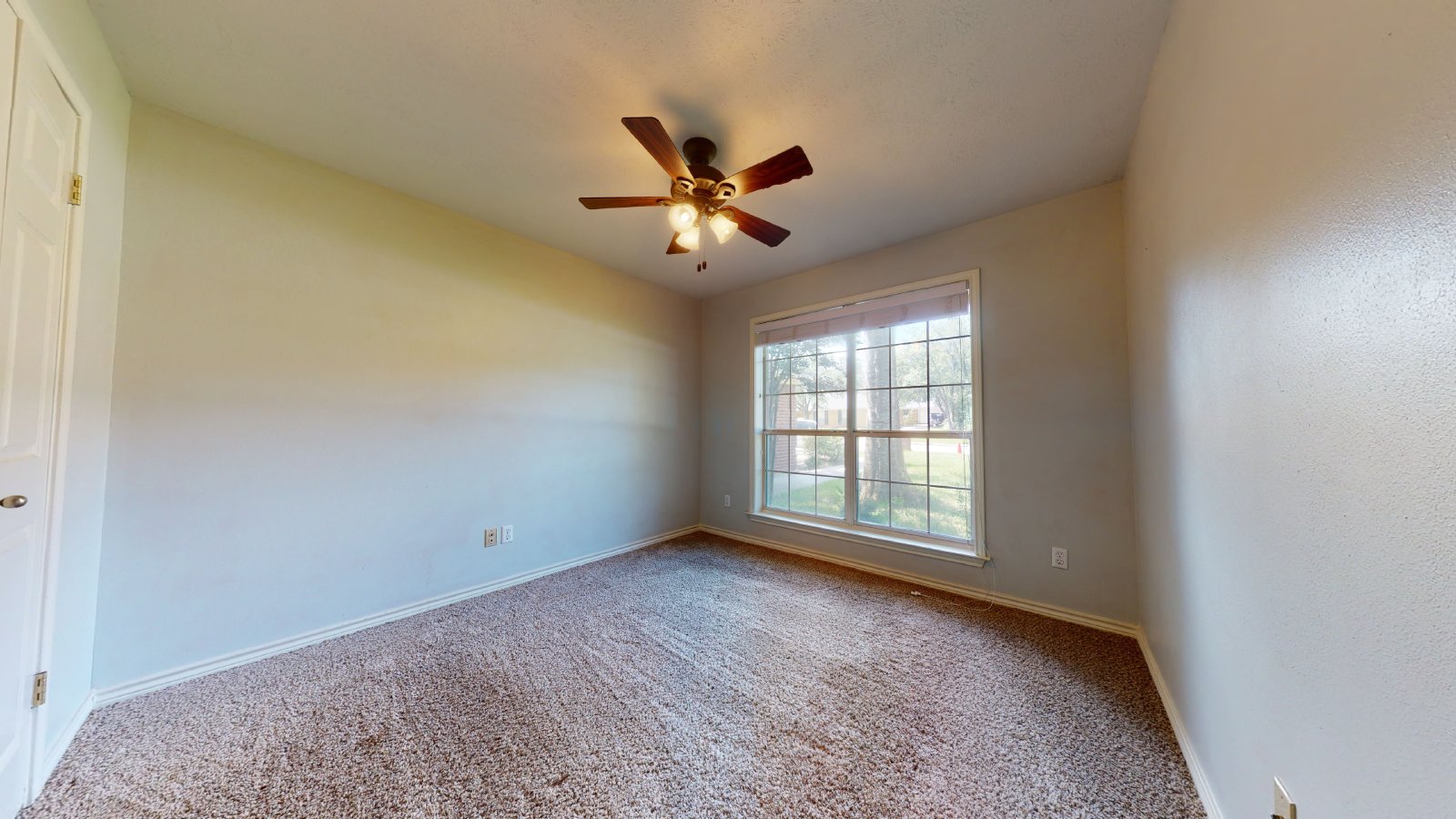 1215 Glade property image