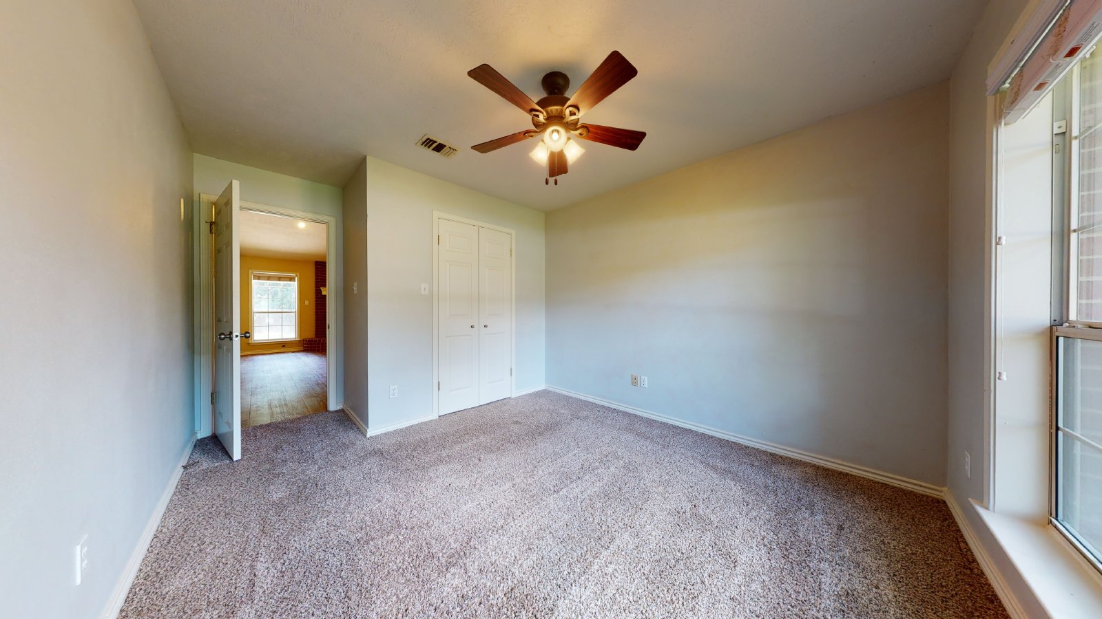1215 Glade property image