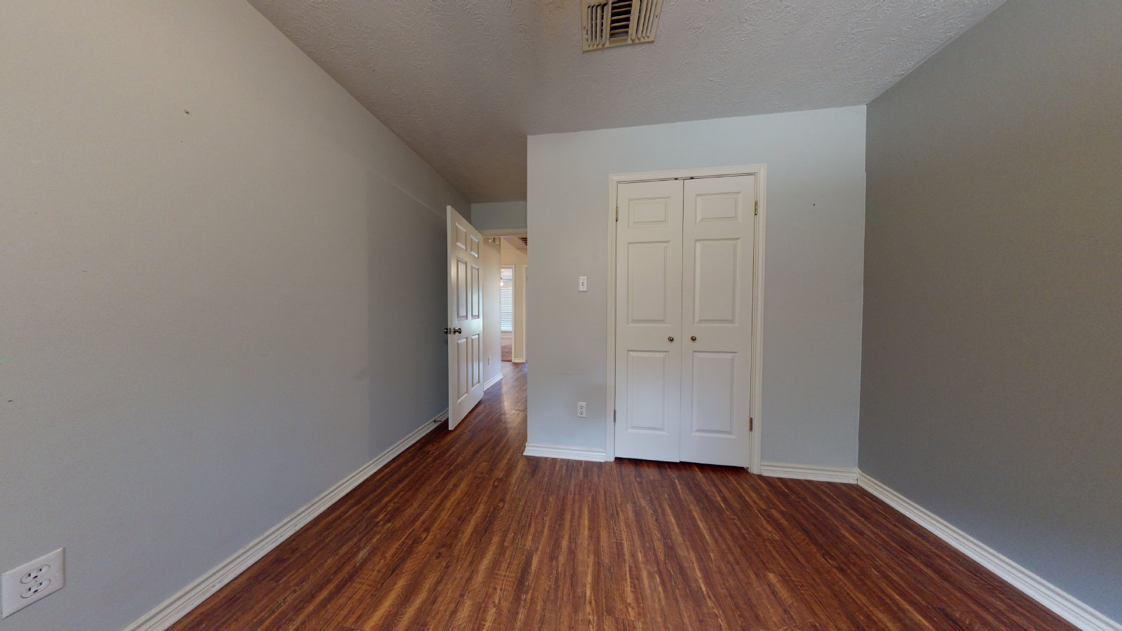 1215 Glade property image