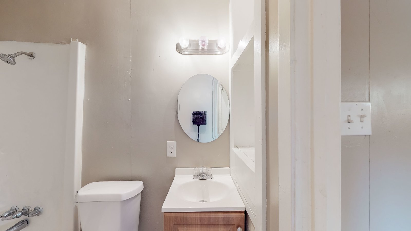 204 Lynn-A property image