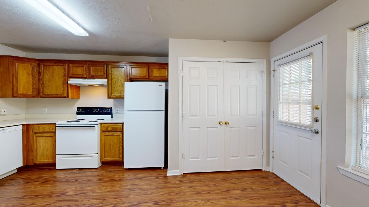 1513 Hollowhill Drive B property image