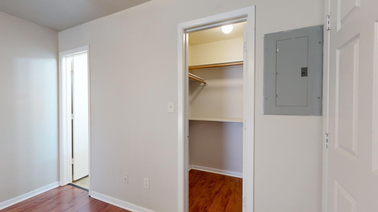 1513 Hollowhill Drive B property image