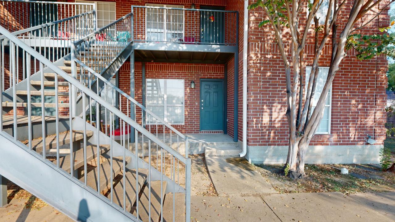 1513 Hollowhill Drive B property image