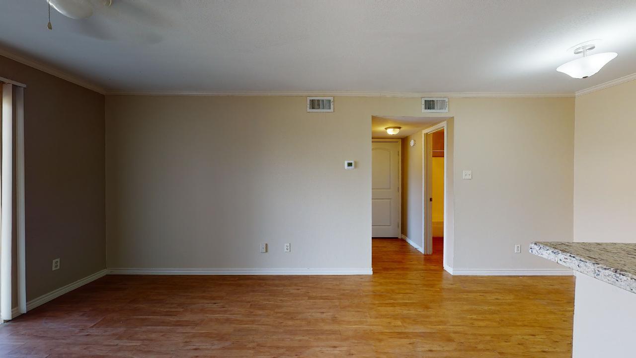 904 University Oaks #001 property image