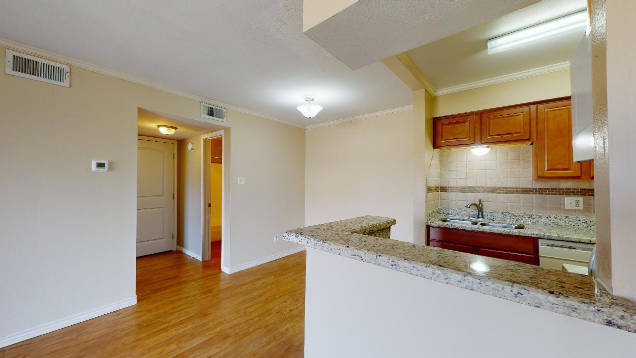 904 University Oaks #001 property image