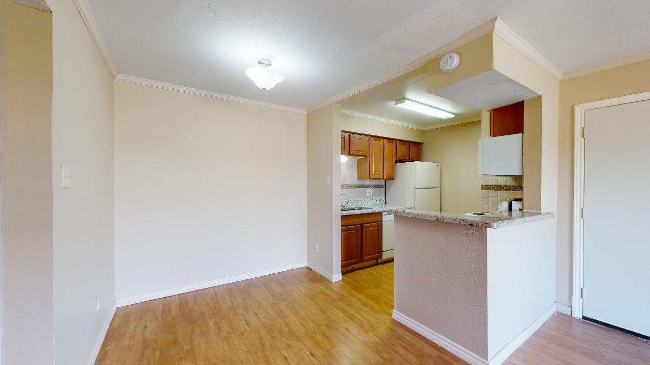 904 University Oaks #001 property image