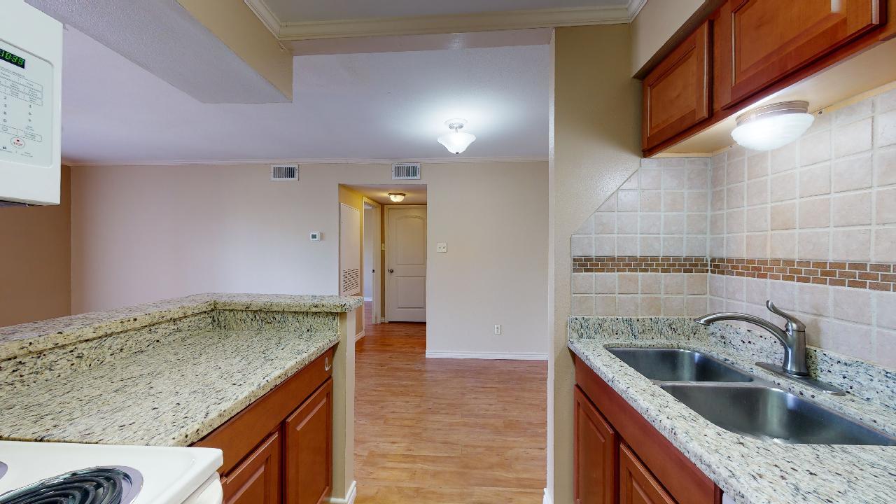 904 University Oaks #001 property image