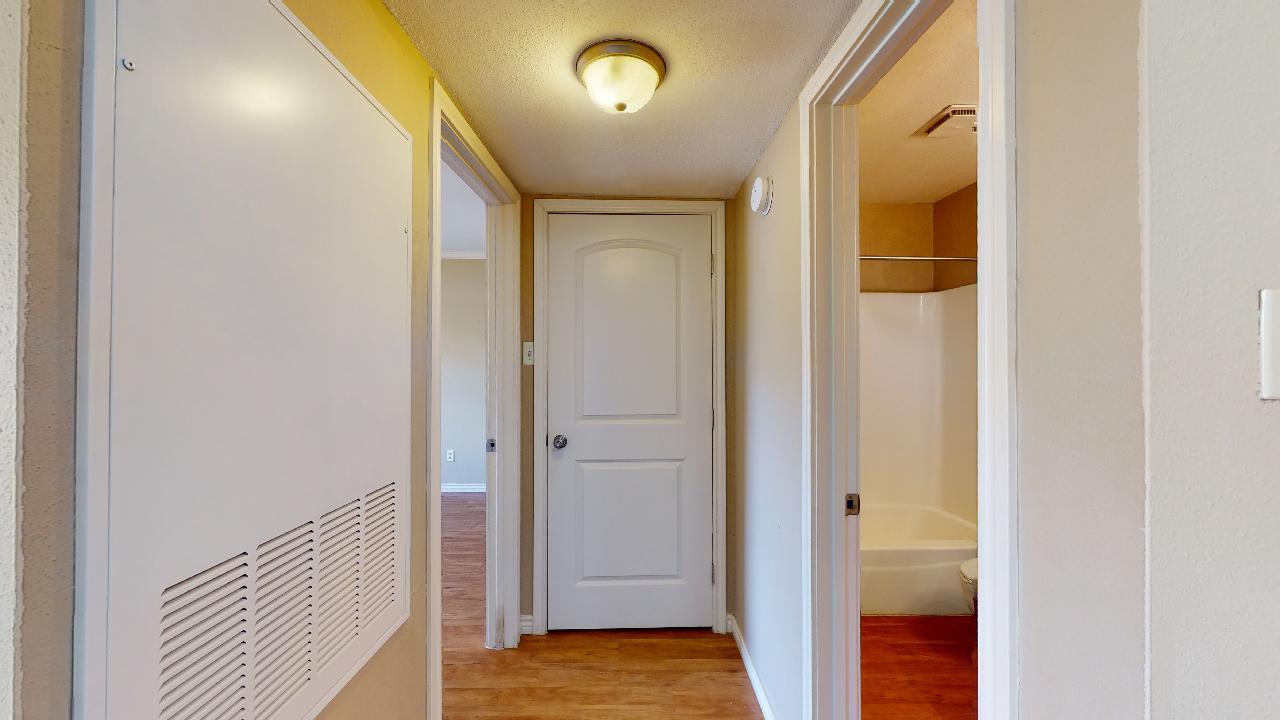 904 University Oaks #001 property image