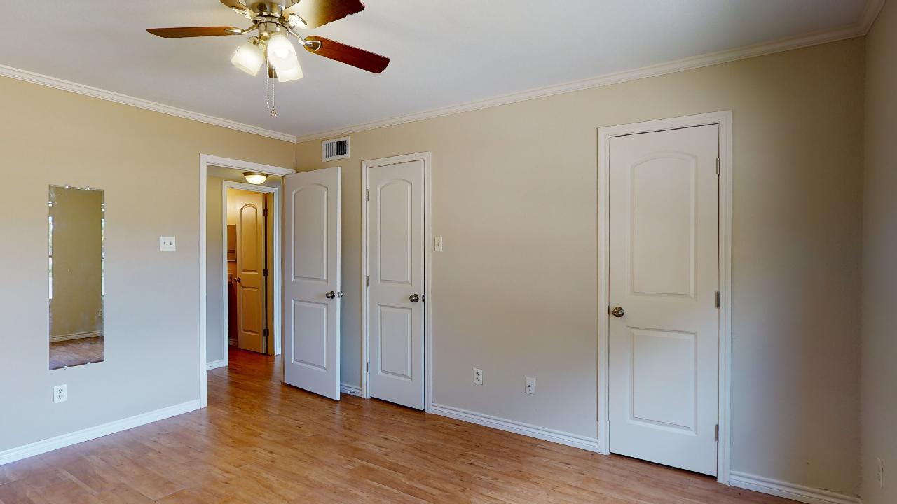 904 University Oaks #001 property image