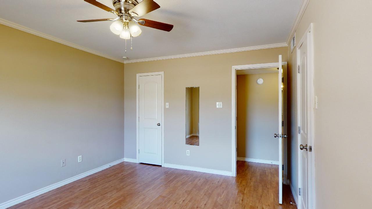 904 University Oaks #001 property image