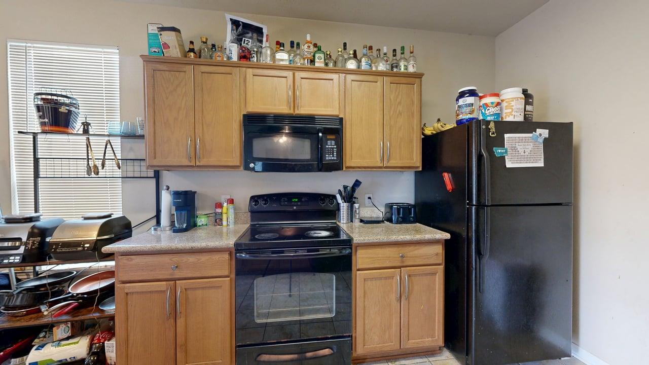 LO-2933 McLaren property image