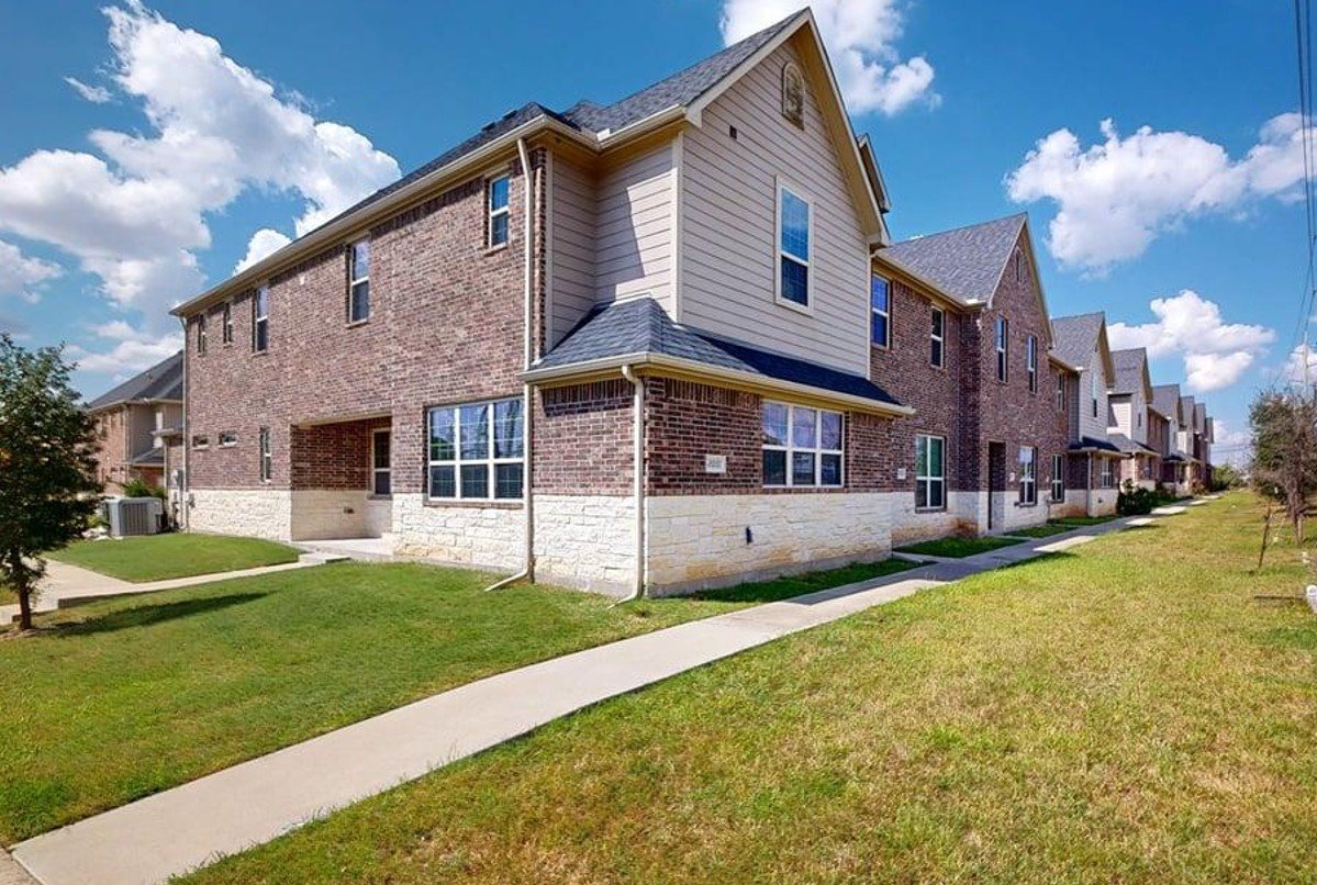 2027 Harvey Mitchell Parkway S property image