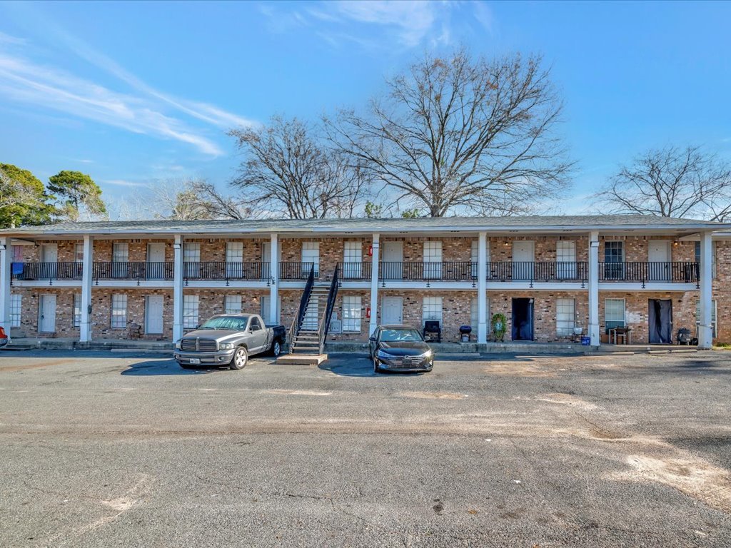 MOVE IN TODAY! SECURITY DEPOSIT SPECIAL! property image