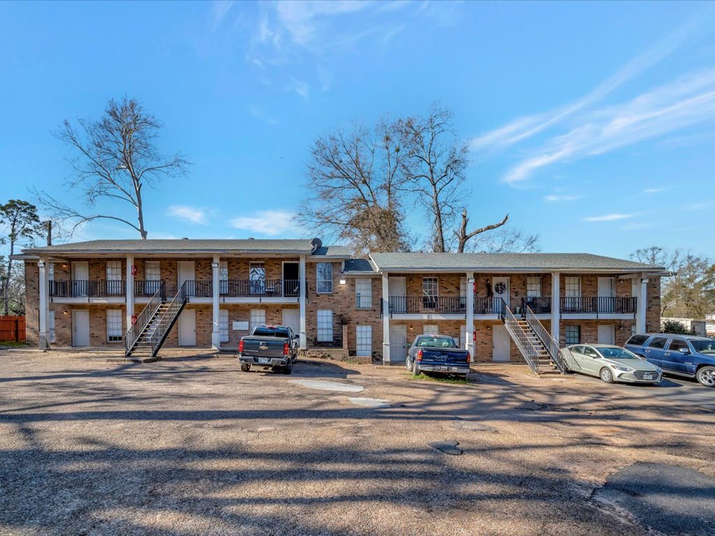 MOVE IN TODAY! SECURITY DEPOSIT SPECIAL! property image