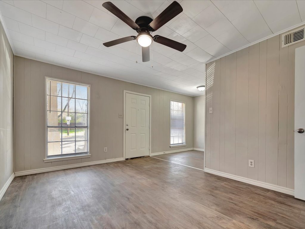 MOVE IN TODAY! SECURITY DEPOSIT SPECIAL! property image