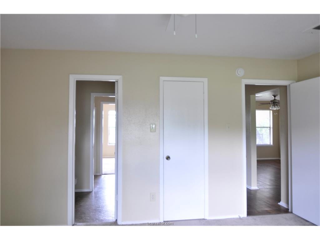 303 Manuel Unit B property image