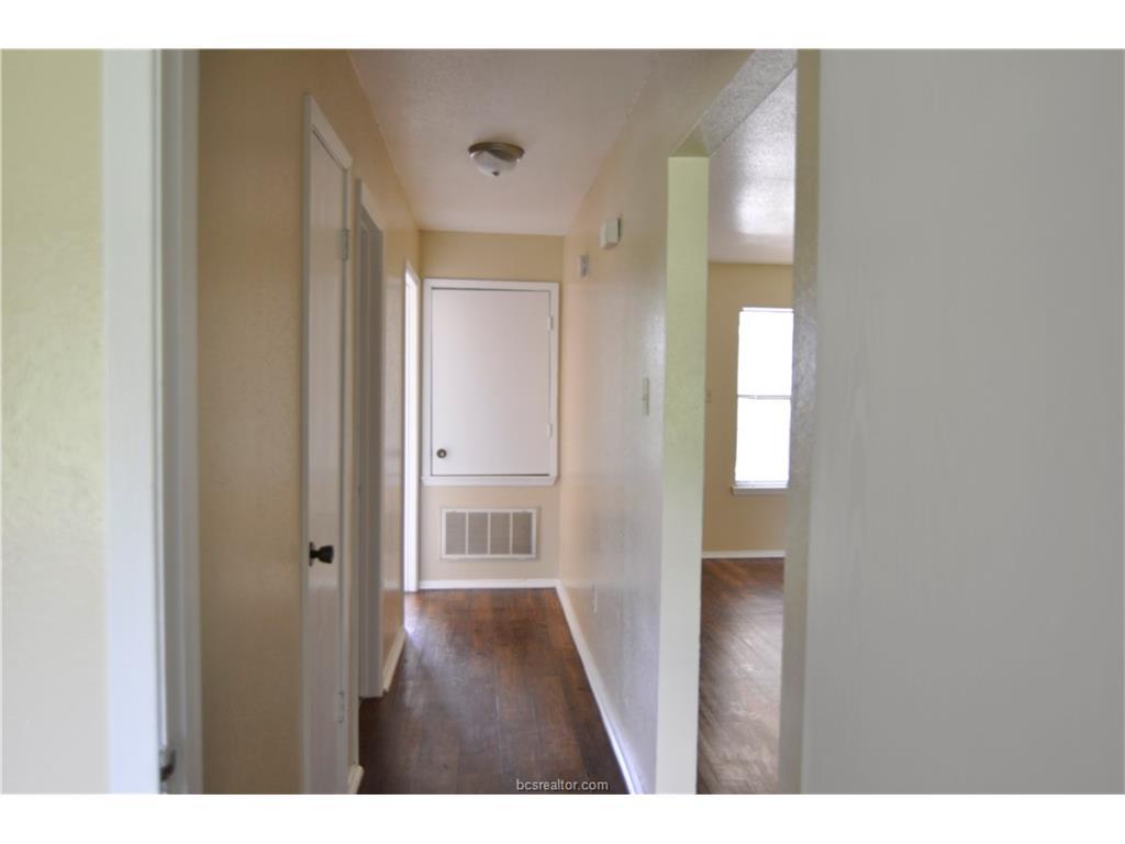303 Manuel Unit B property image