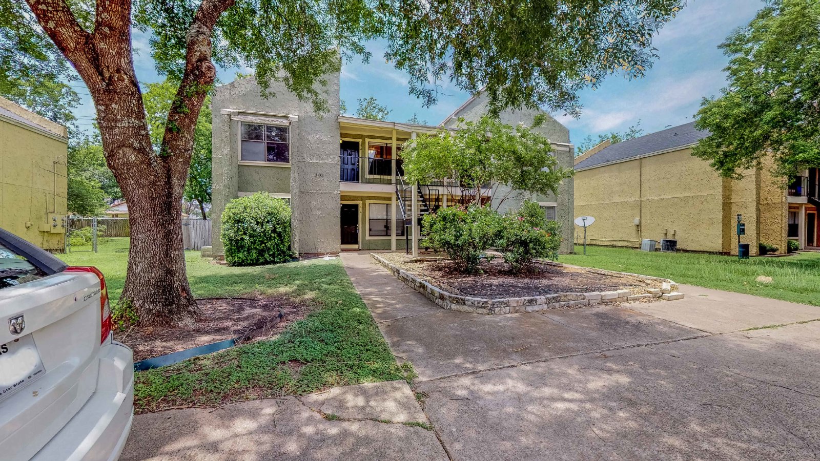 303 Manuel Unit C property image