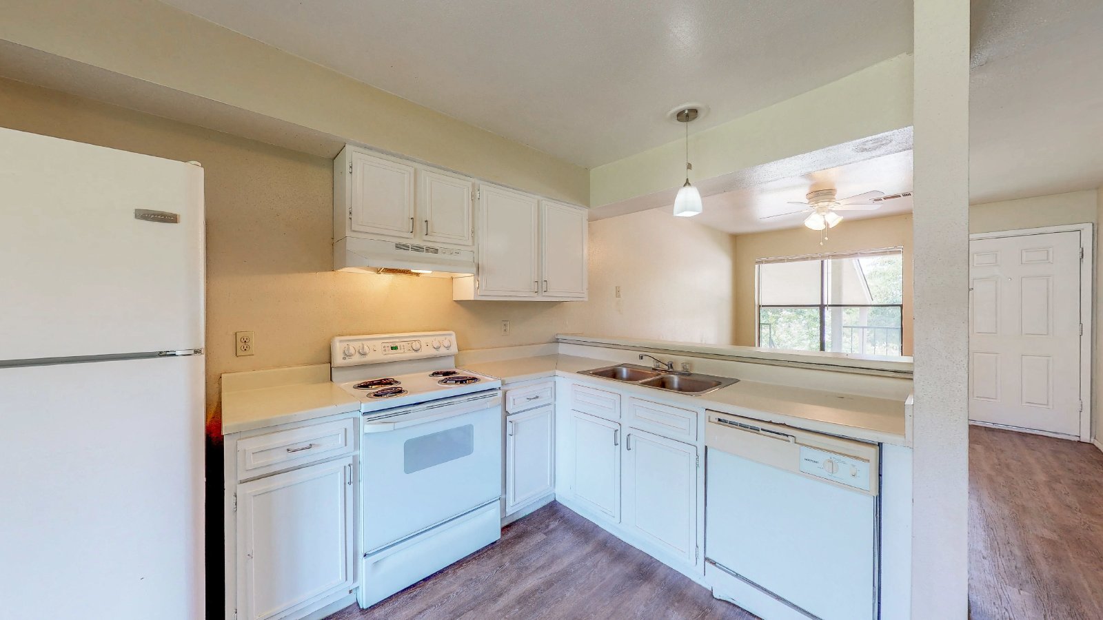 303 Manuel Unit C property image