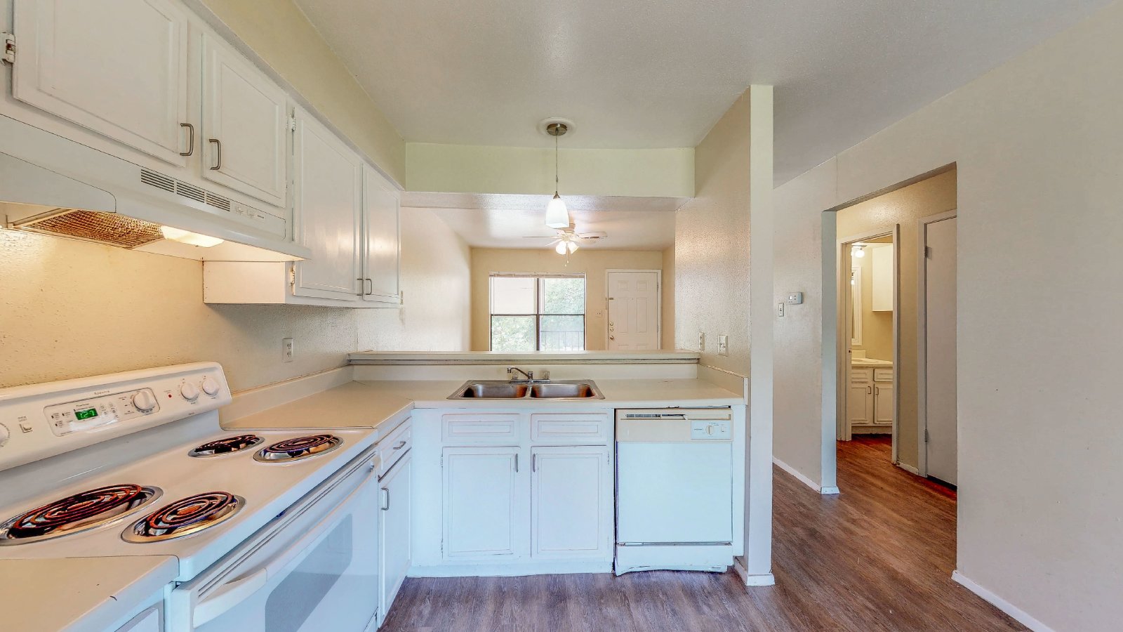 303 Manuel Unit C property image