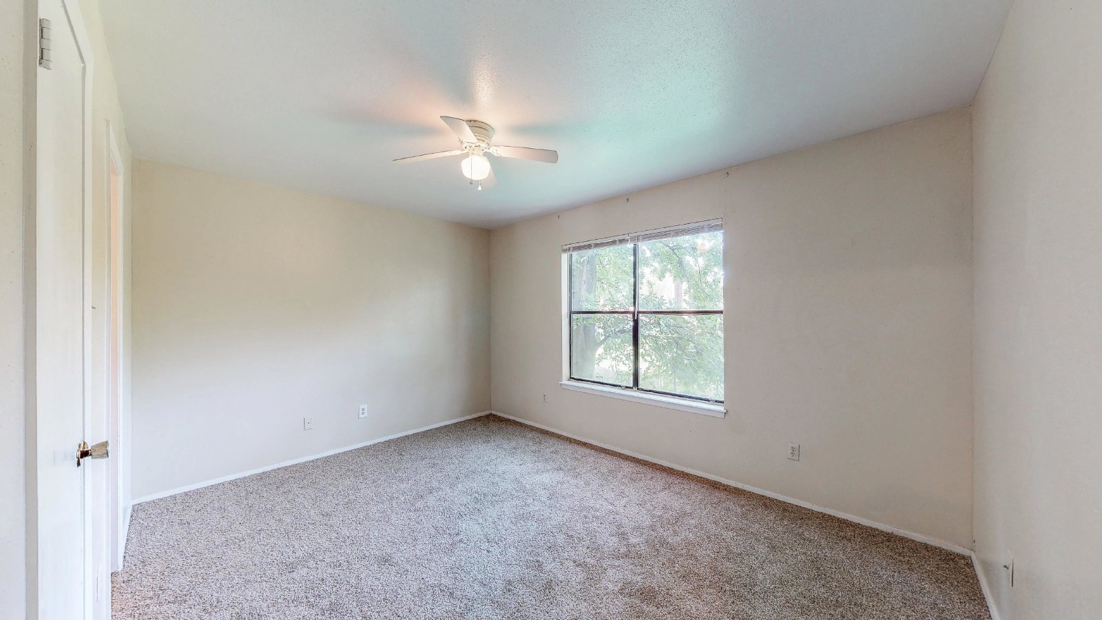 303 Manuel Unit C property image