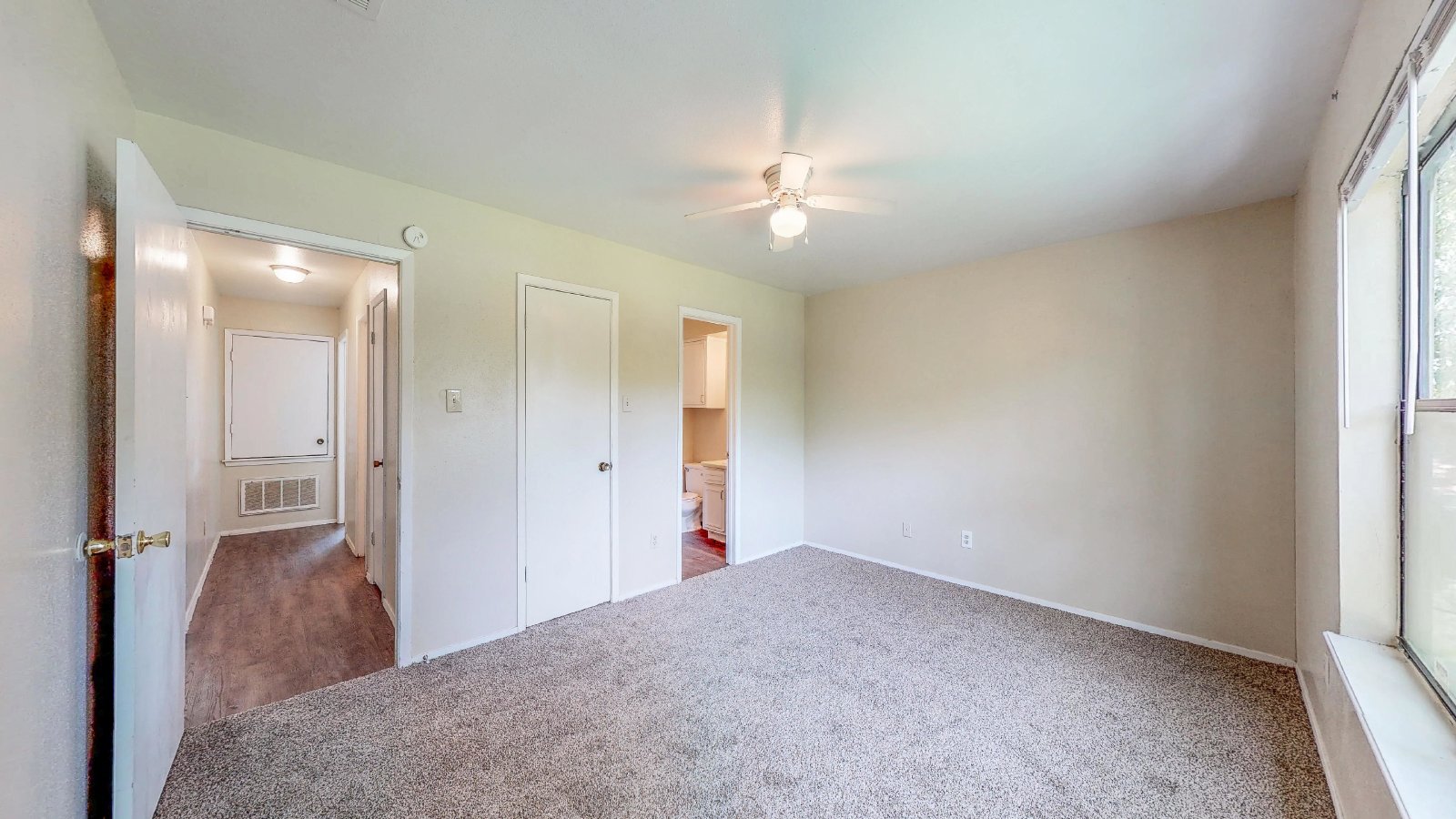 303 Manuel Unit C property image
