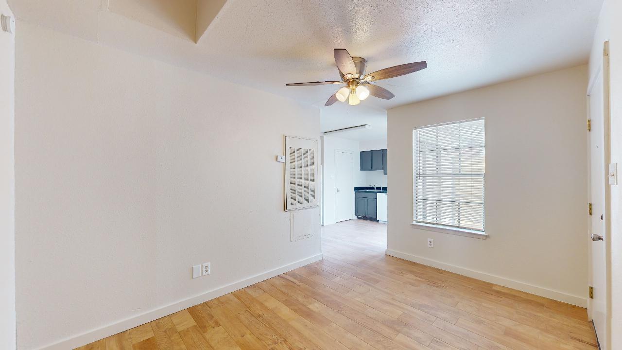725 Peppertree Dr Apt 13 property image