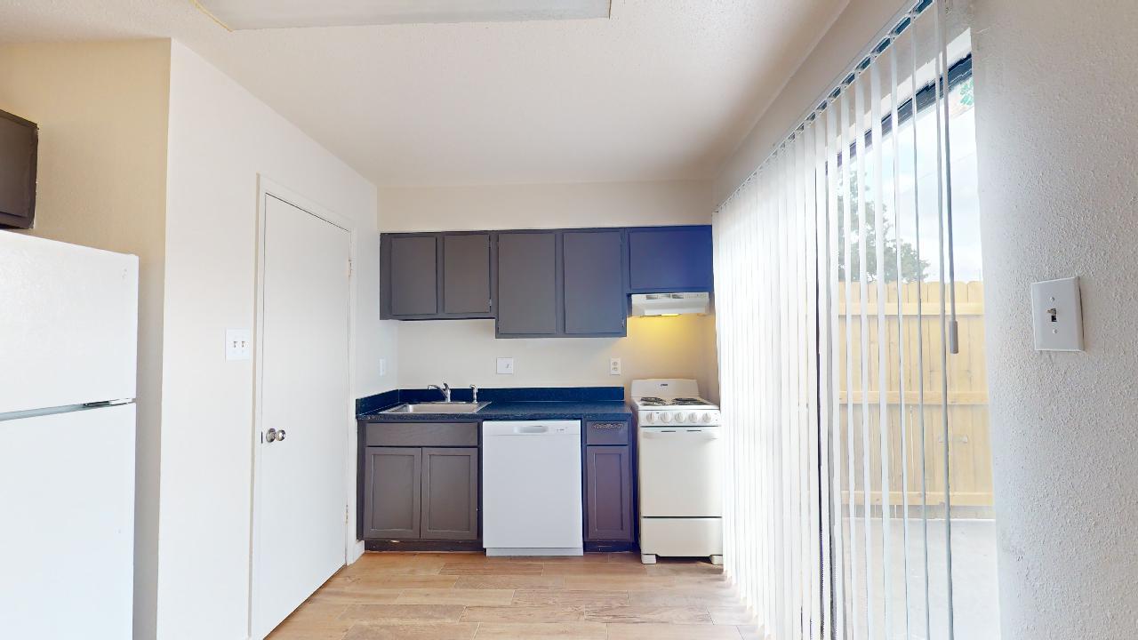 725 Peppertree Dr Apt 13 property image