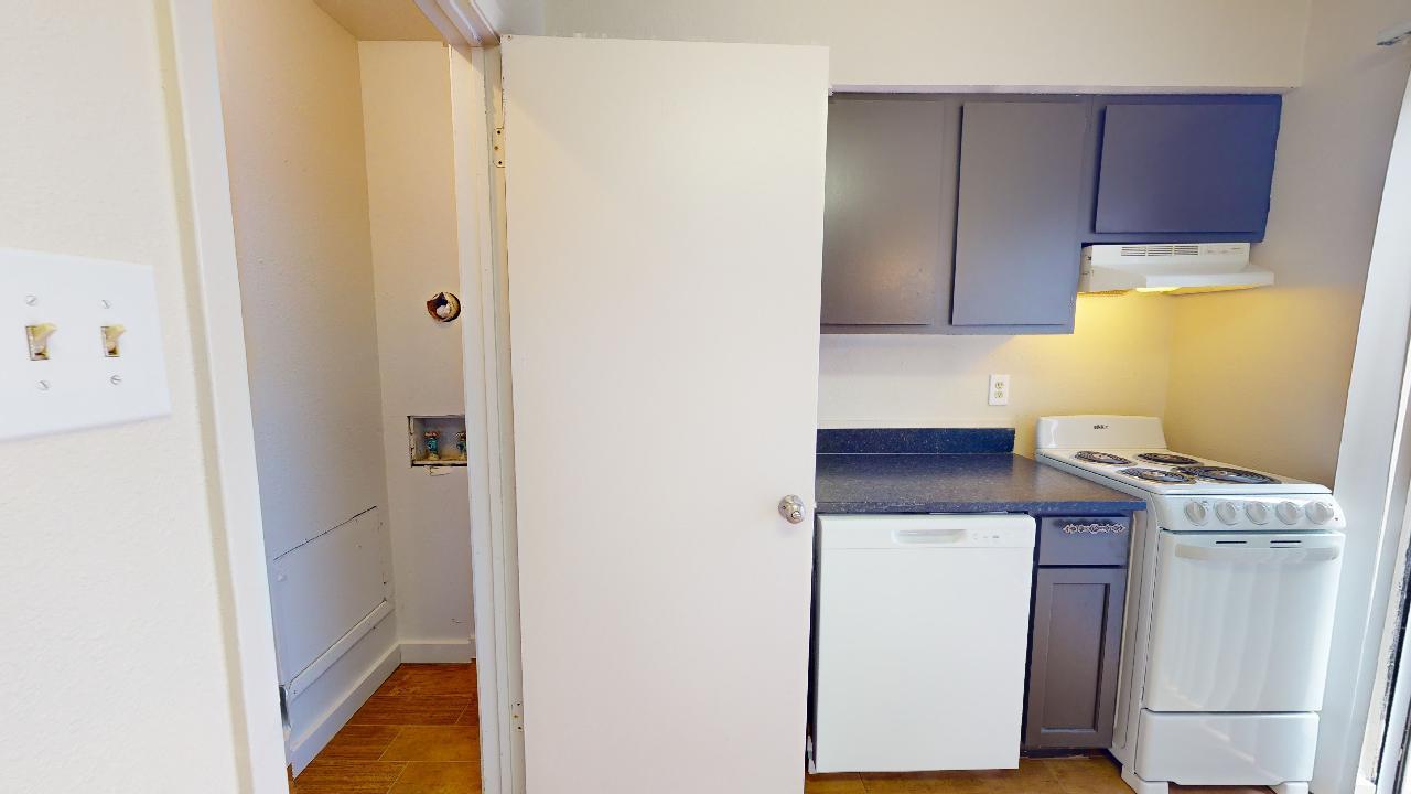 725 Peppertree Dr Apt 13 property image