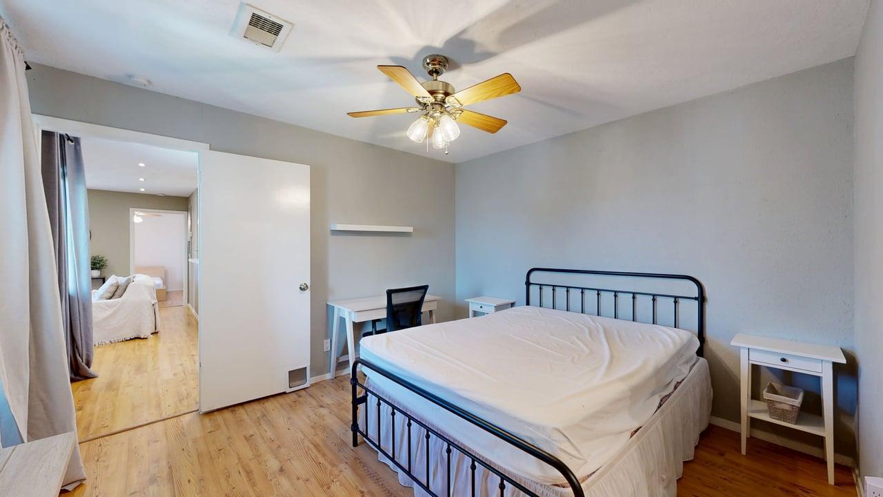 1901 Holleman Bldg D #412 property image