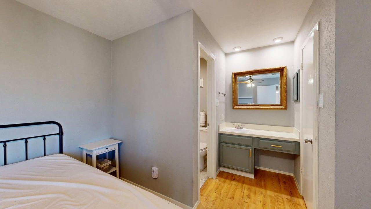 1901 Holleman Bldg D #412 property image