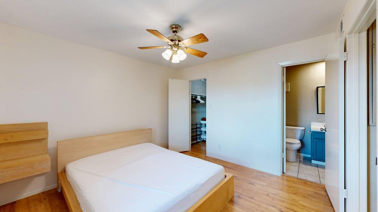 1901 Holleman Bldg D #412 property image