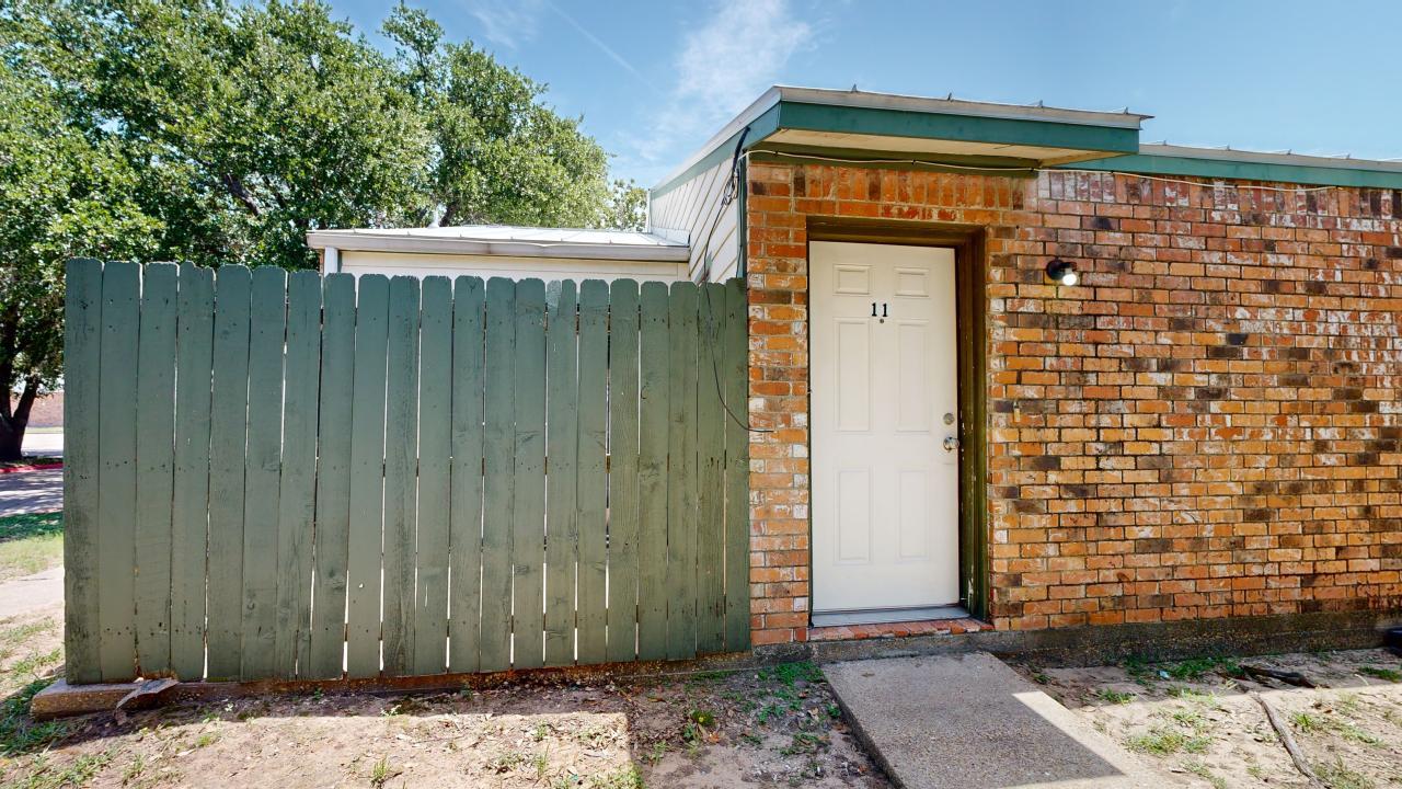 725 Peppertree Dr Apt 11 property image