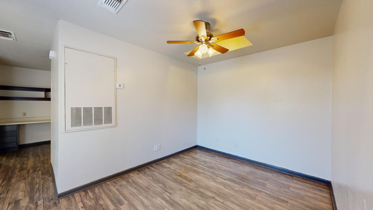 725 Peppertree Dr Apt 11 property image