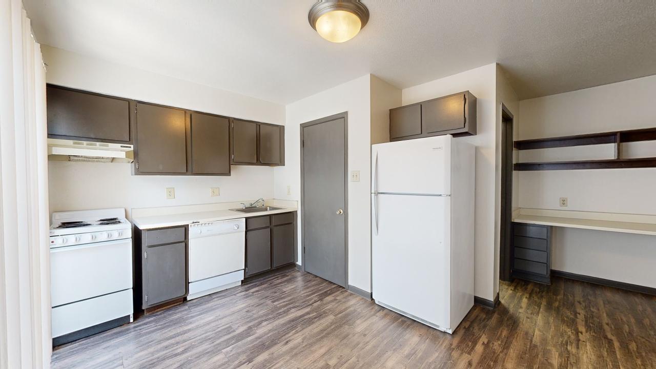 725 Peppertree Dr Apt 11 property image