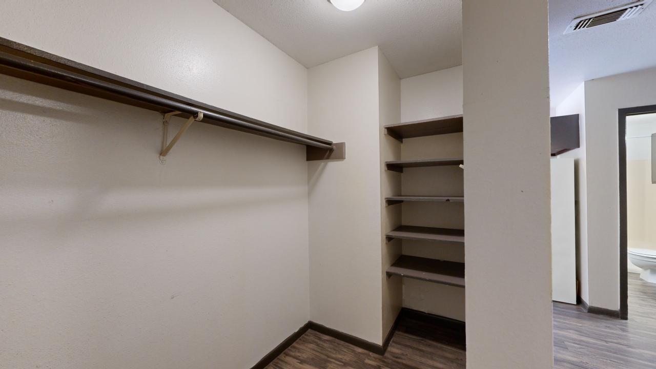 725 Peppertree Dr Apt 11 property image
