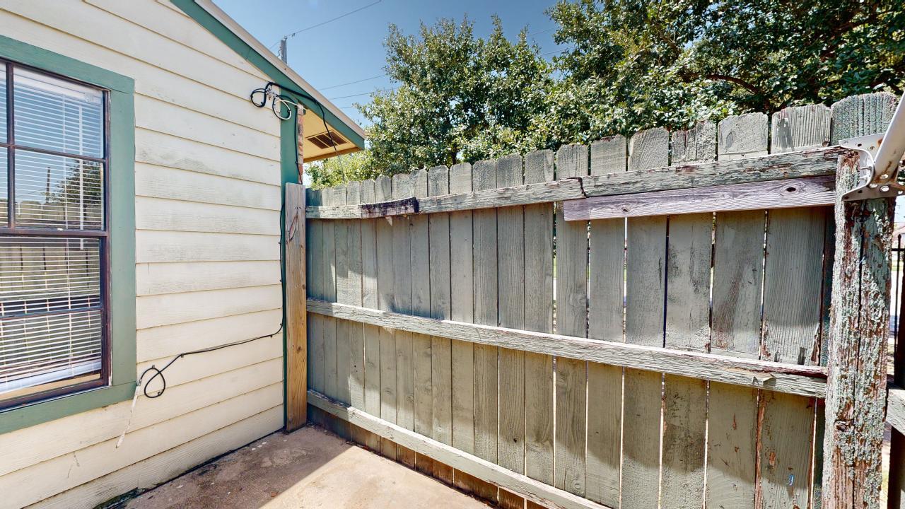 725 Peppertree Dr Apt 11 property image