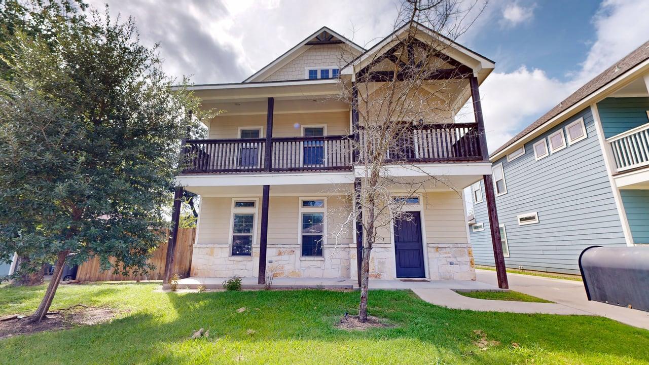 124B Richards St. property image