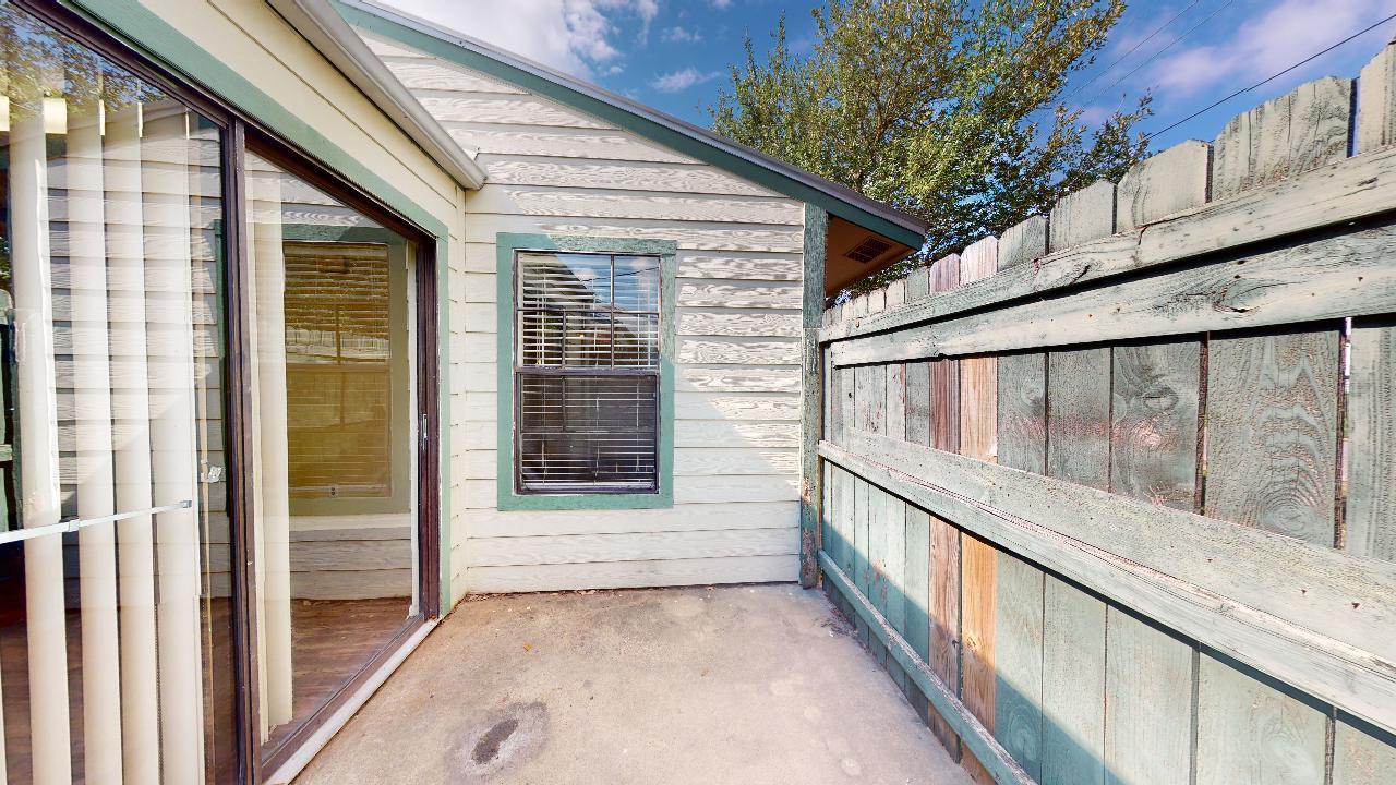 725 Peppertree Dr Apt 15 property image