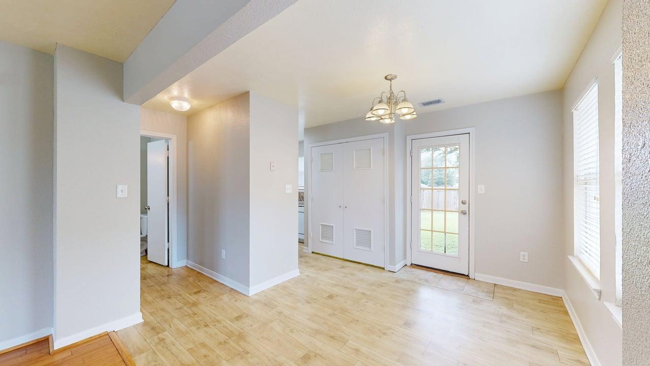 502 Nelson property image
