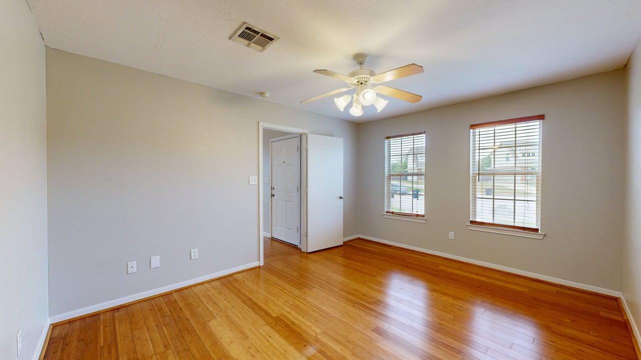 502 Nelson property image