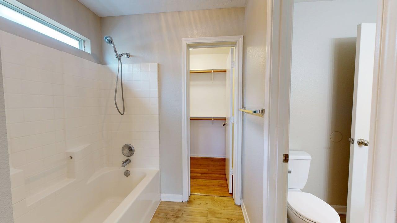 502 Nelson property image